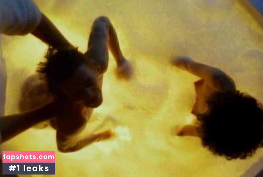 Dayle Haddon gallery photo #6