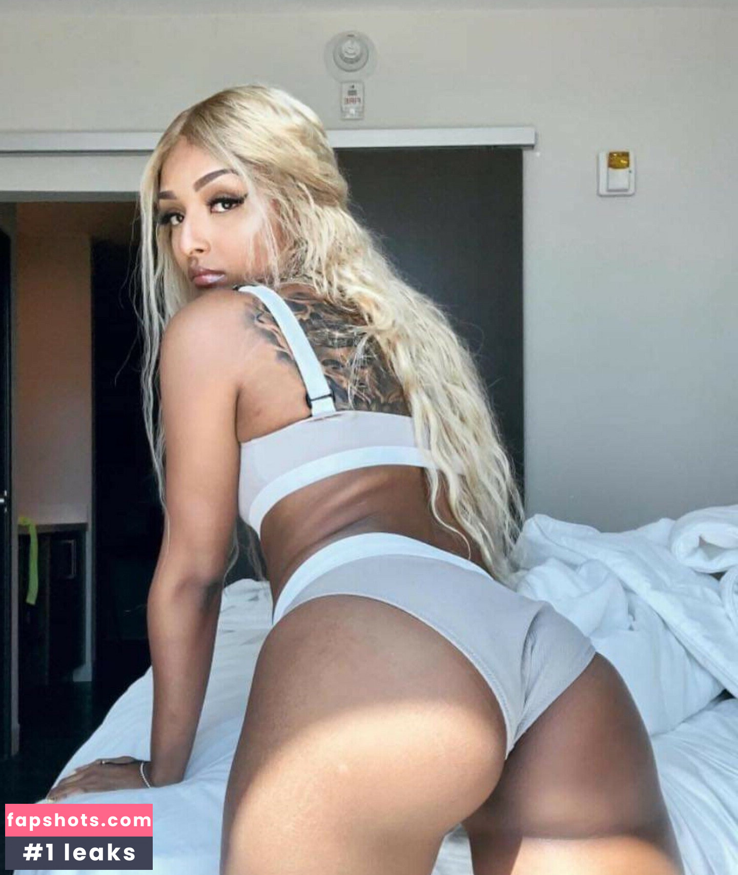 DayWithAsh gallery photo #11