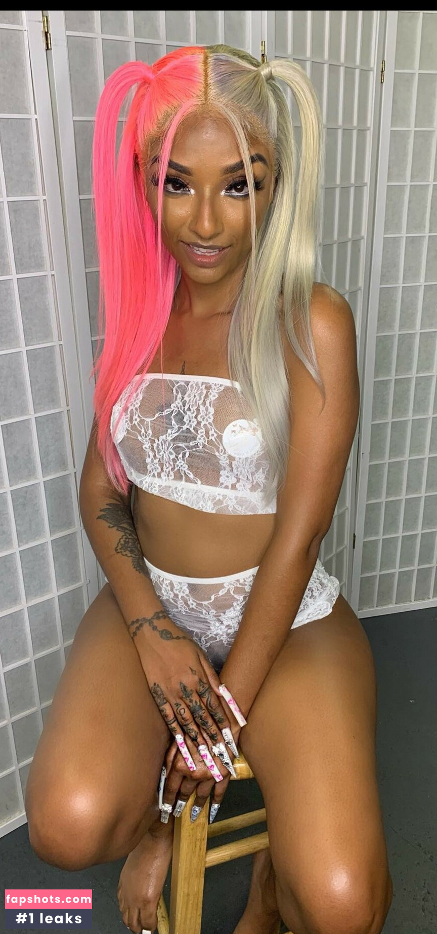 DayWithAsh gallery photo #6