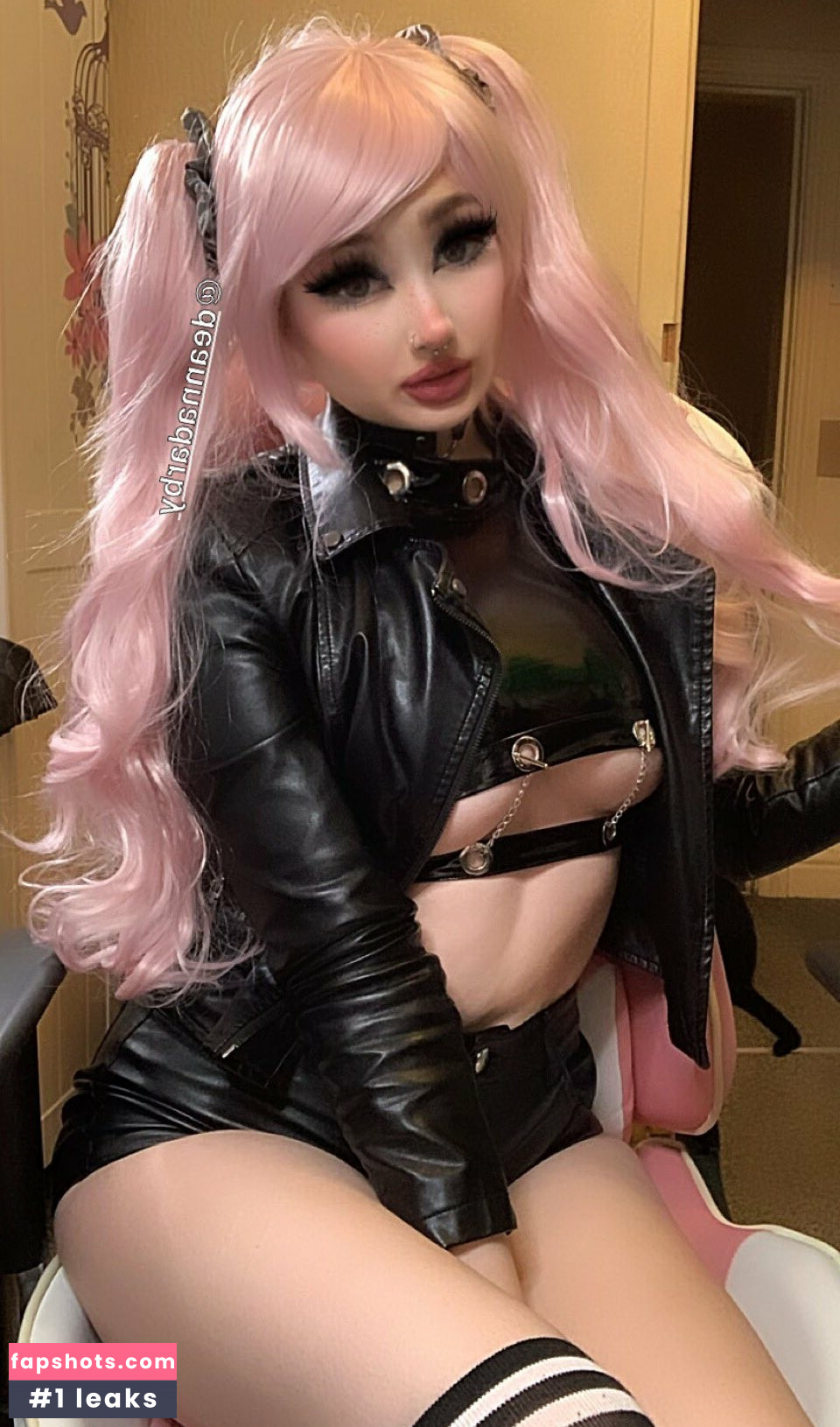 DeannaDarby gallery photo #6