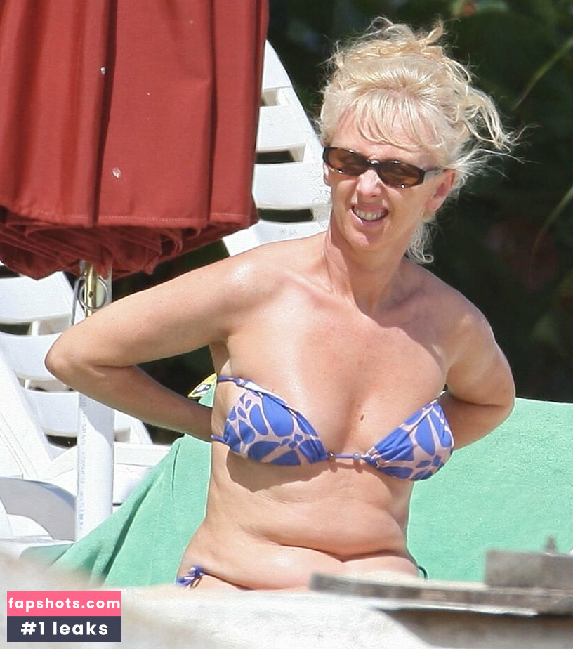 Debbie McGee gallery photo #8