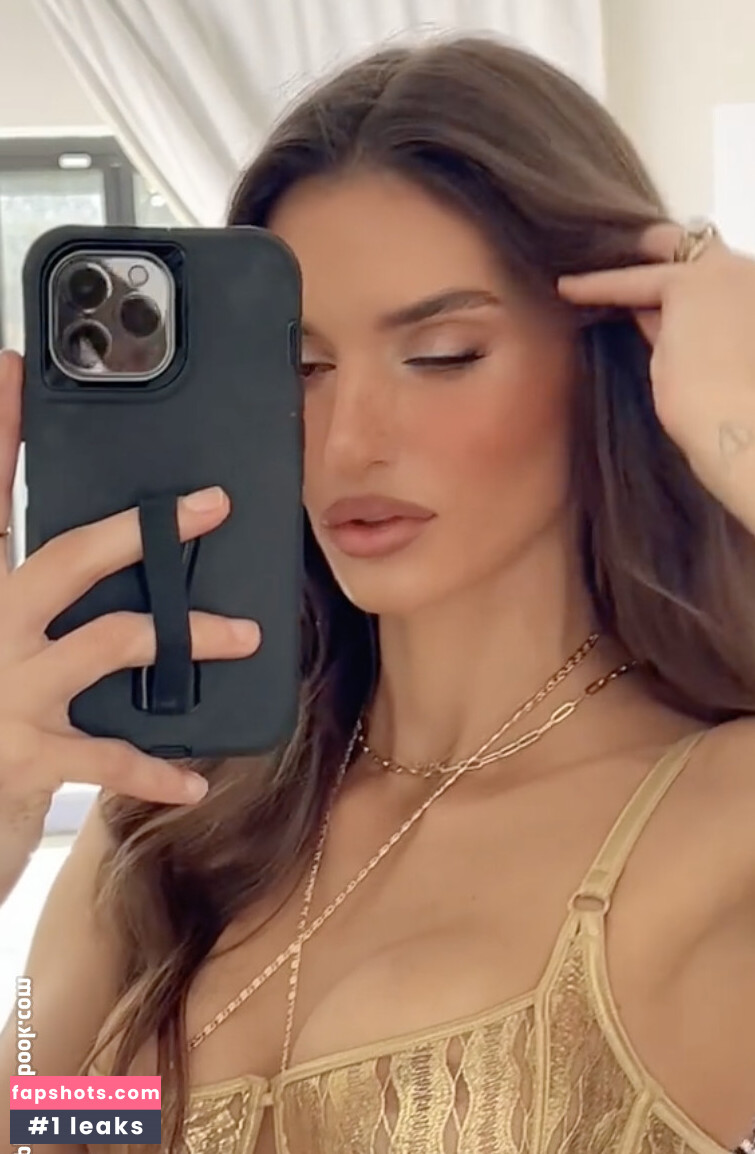 Debbie St Pierre gallery photo #33