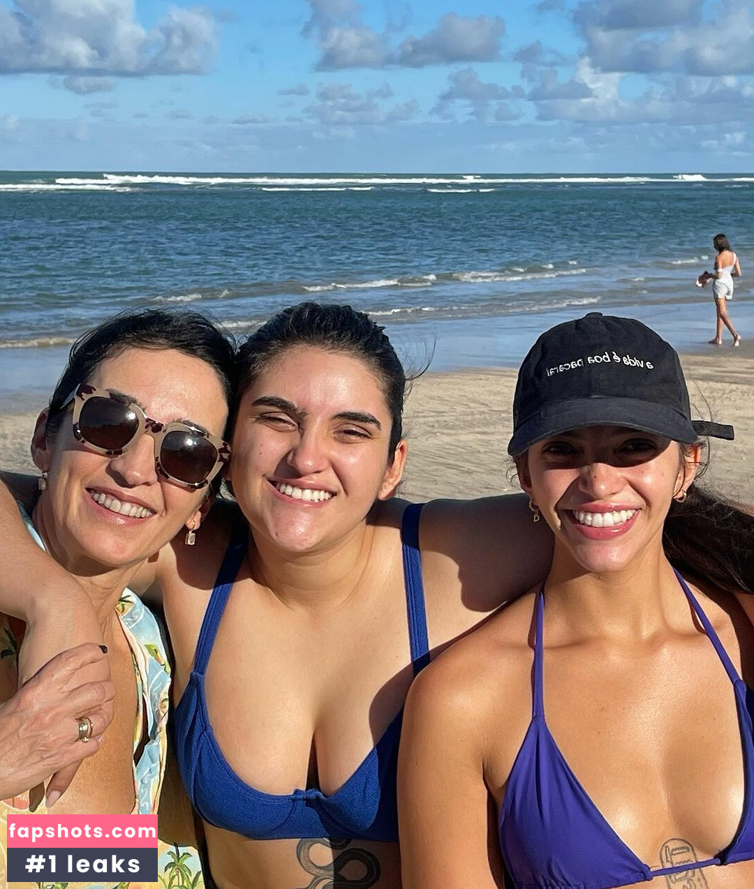 Débora Aladim gallery photo #13