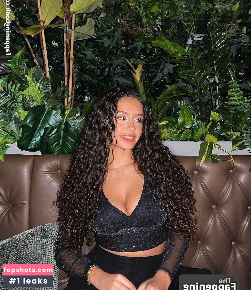 Débora Gomes gallery photo #56