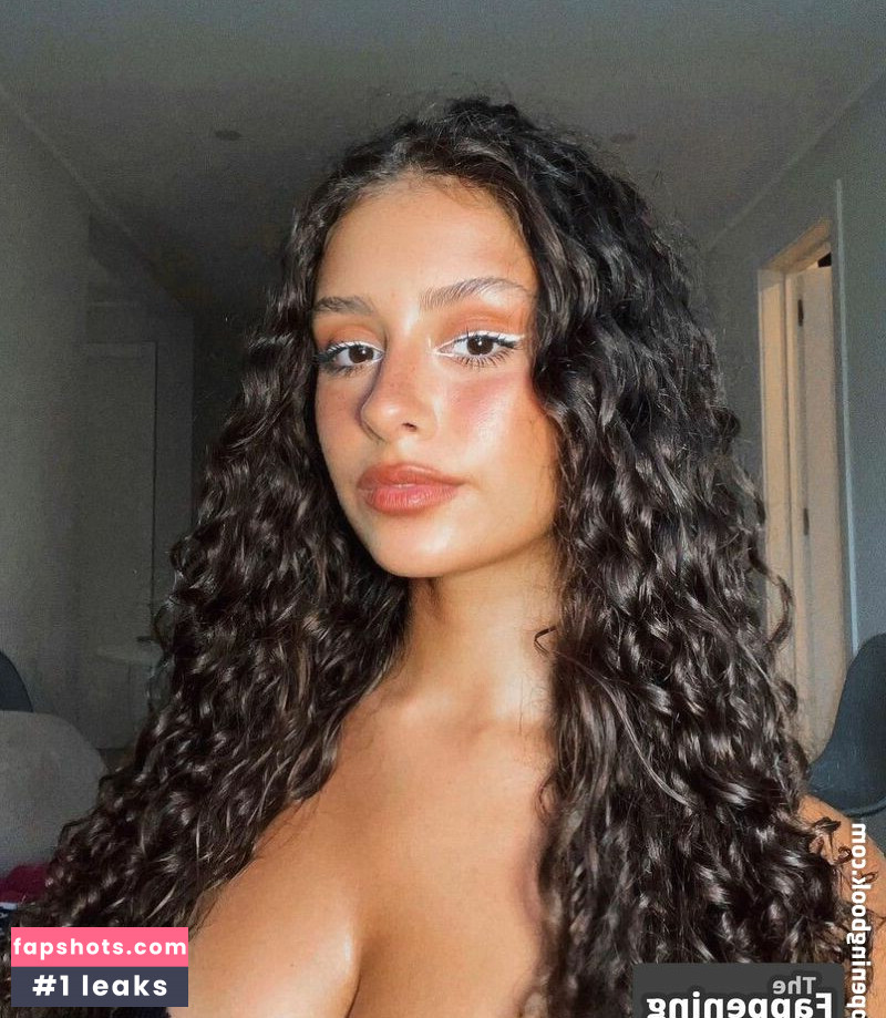 Débora Gomes gallery photo #60