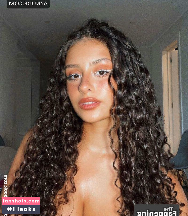 Débora Gomes gallery photo #9