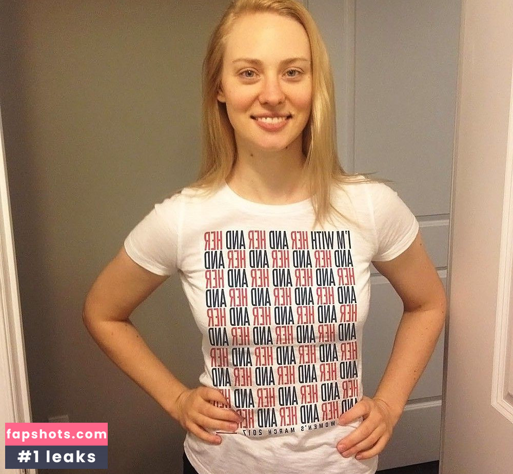 Deborah Ann Woll gallery photo #141