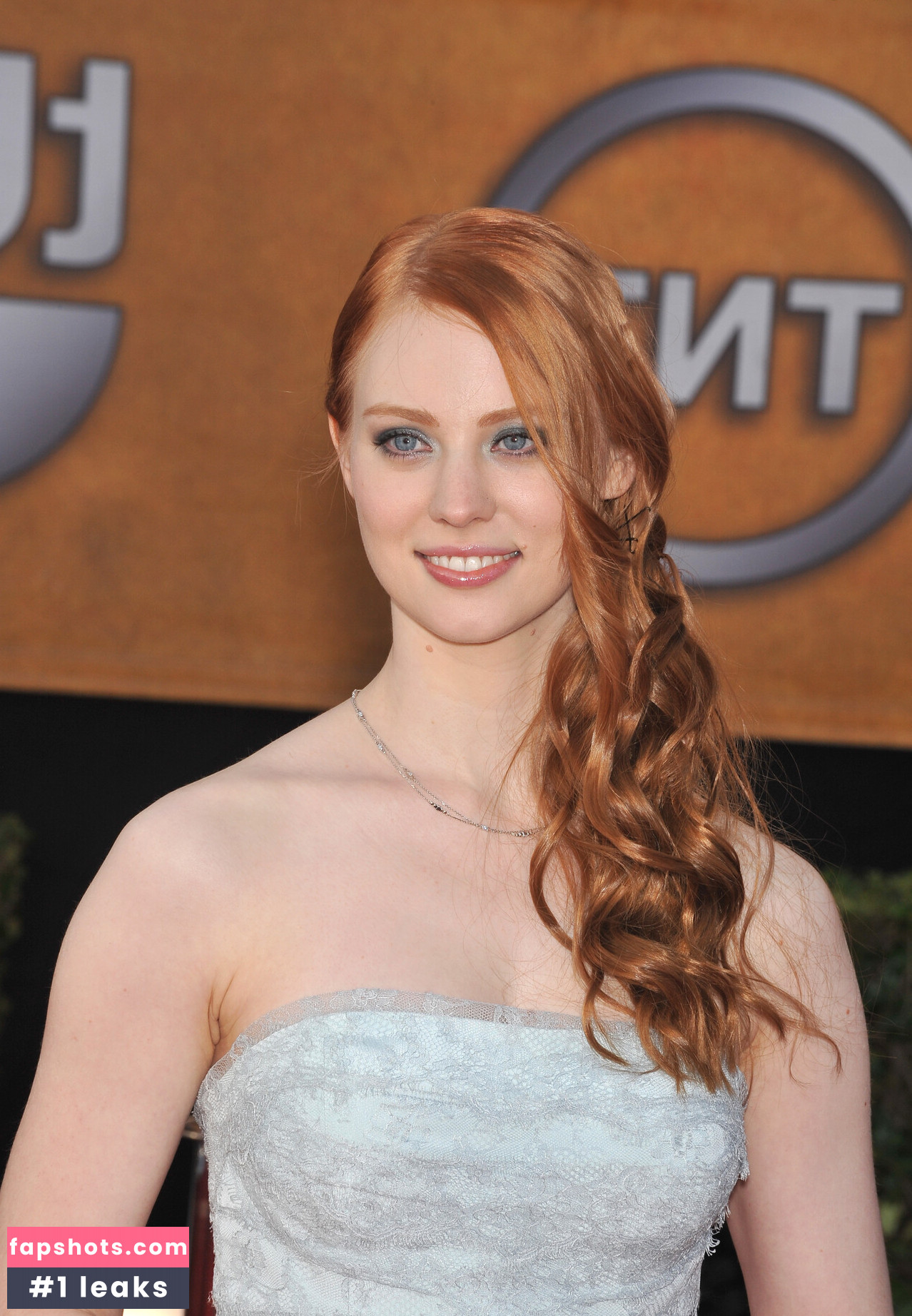 Deborah Ann Woll gallery photo #24