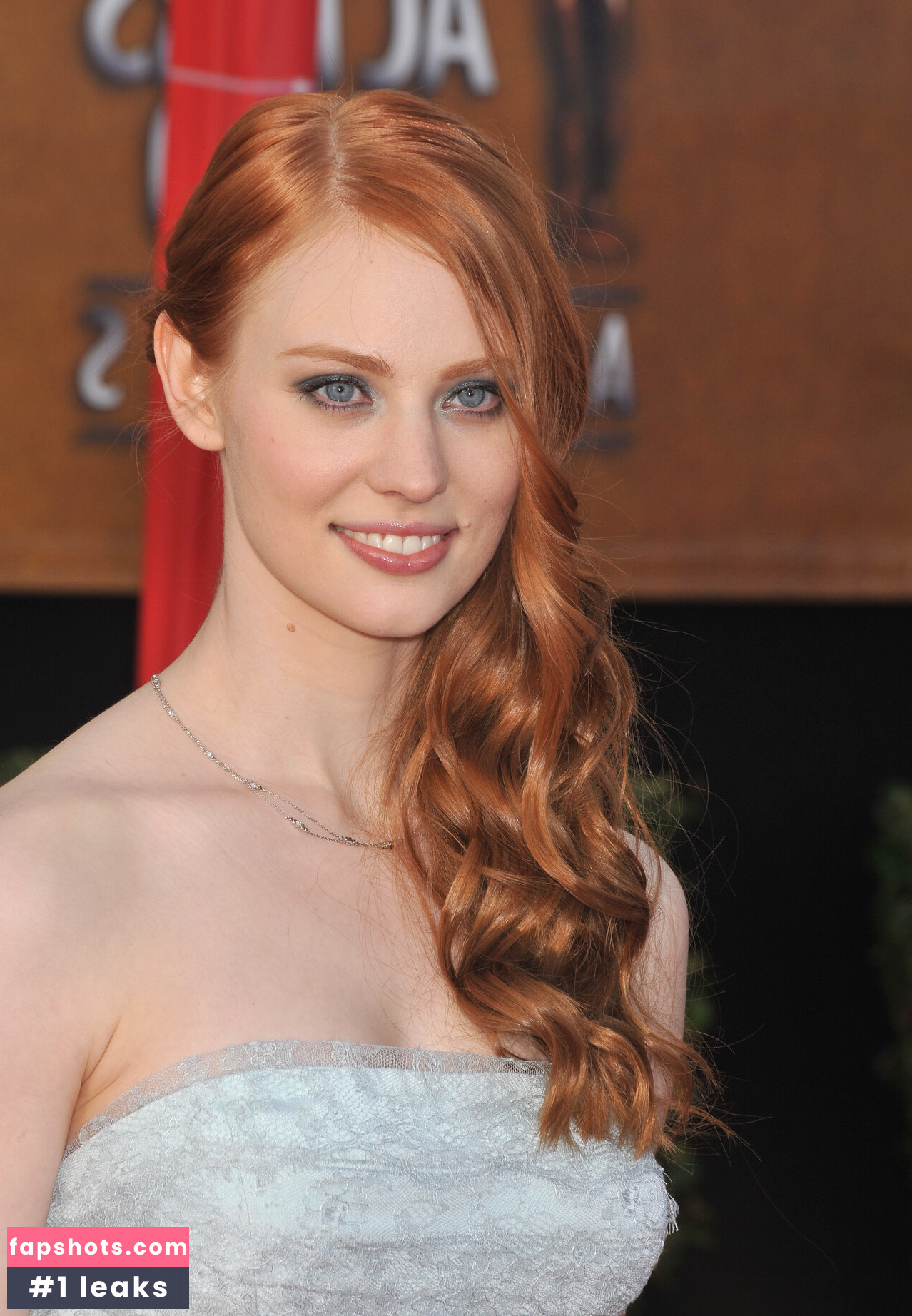 Deborah Ann Woll gallery photo #26