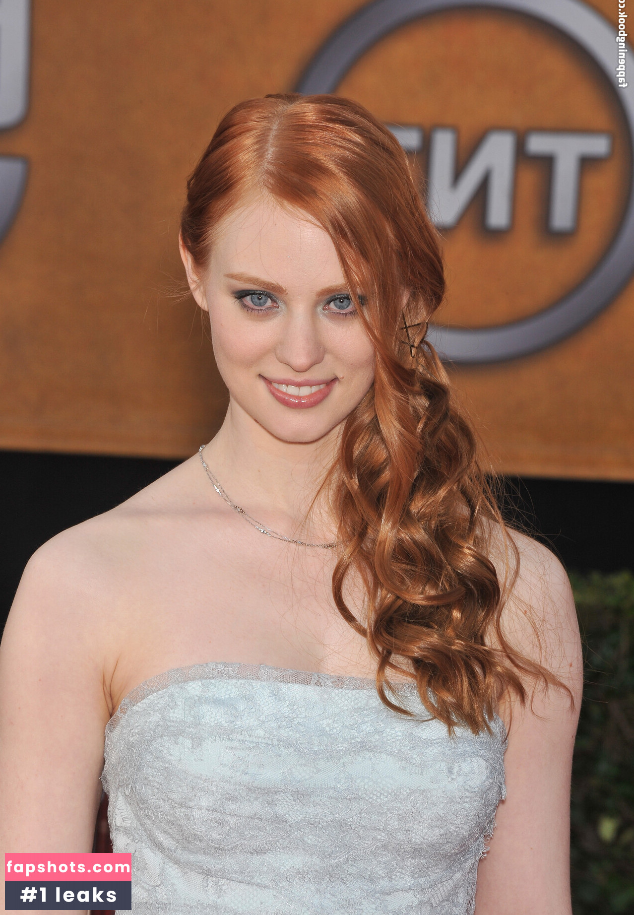 Deborah Ann Woll gallery photo #27