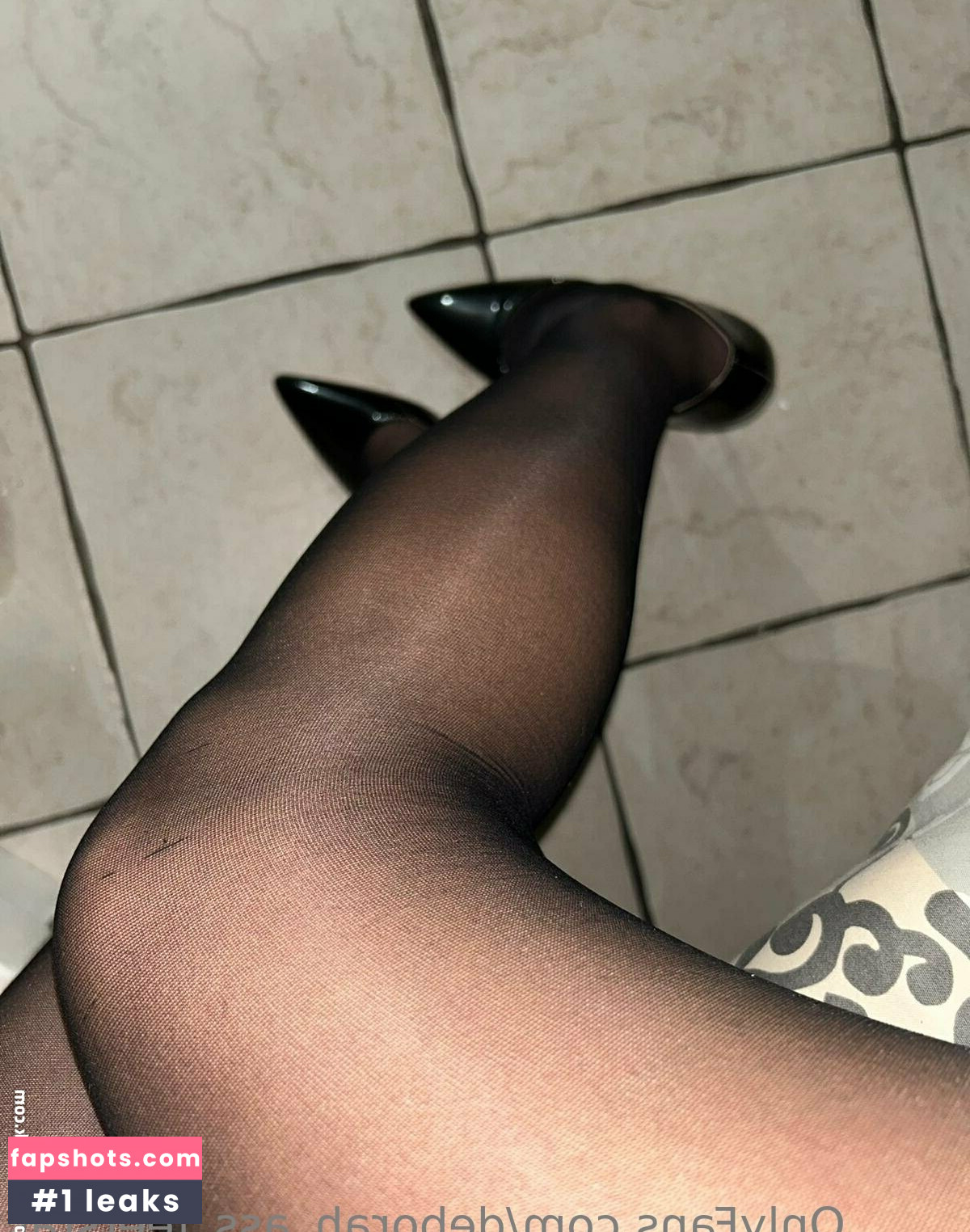 deborah_ass_feetstar