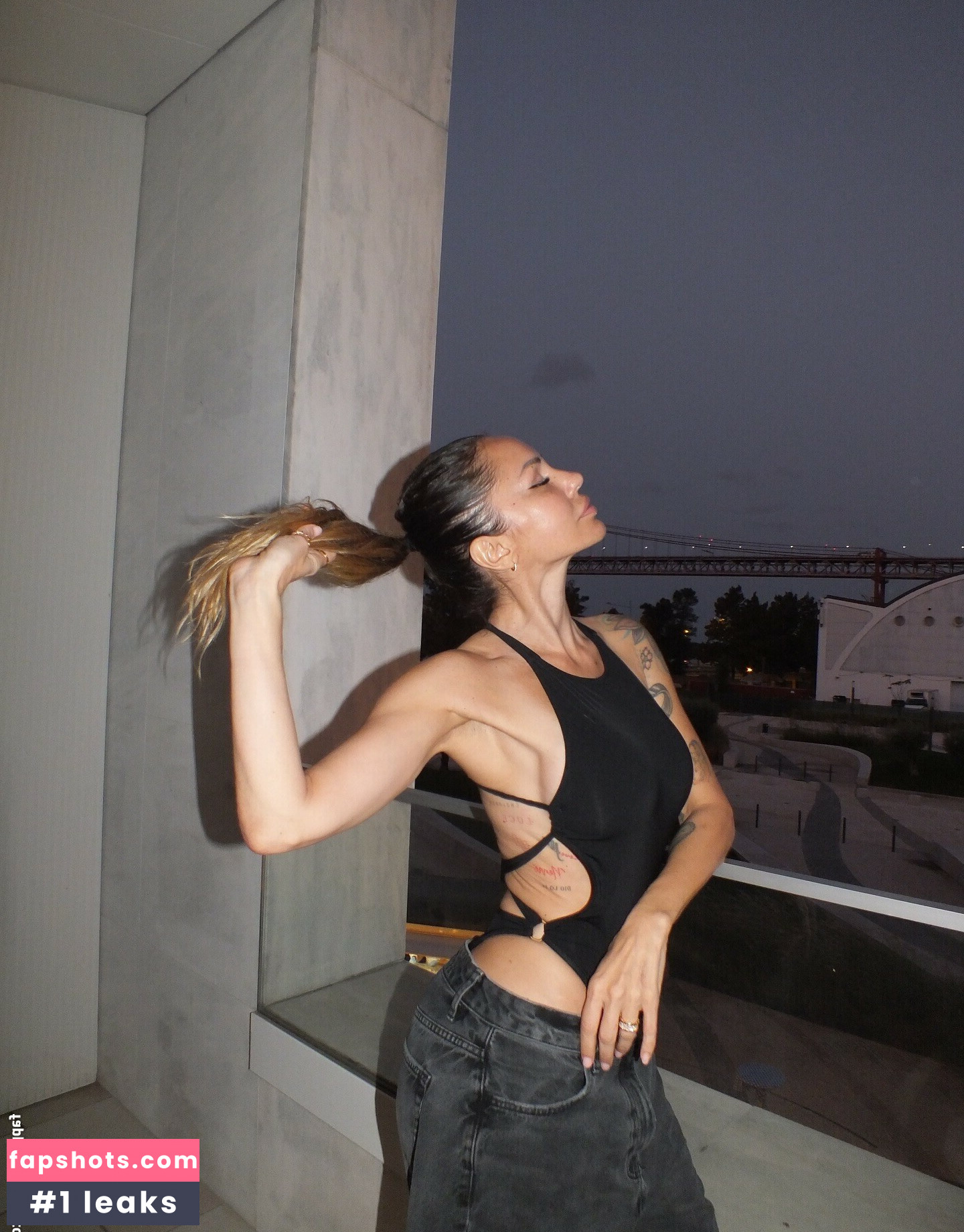 Deborah De Luca gallery photo #12