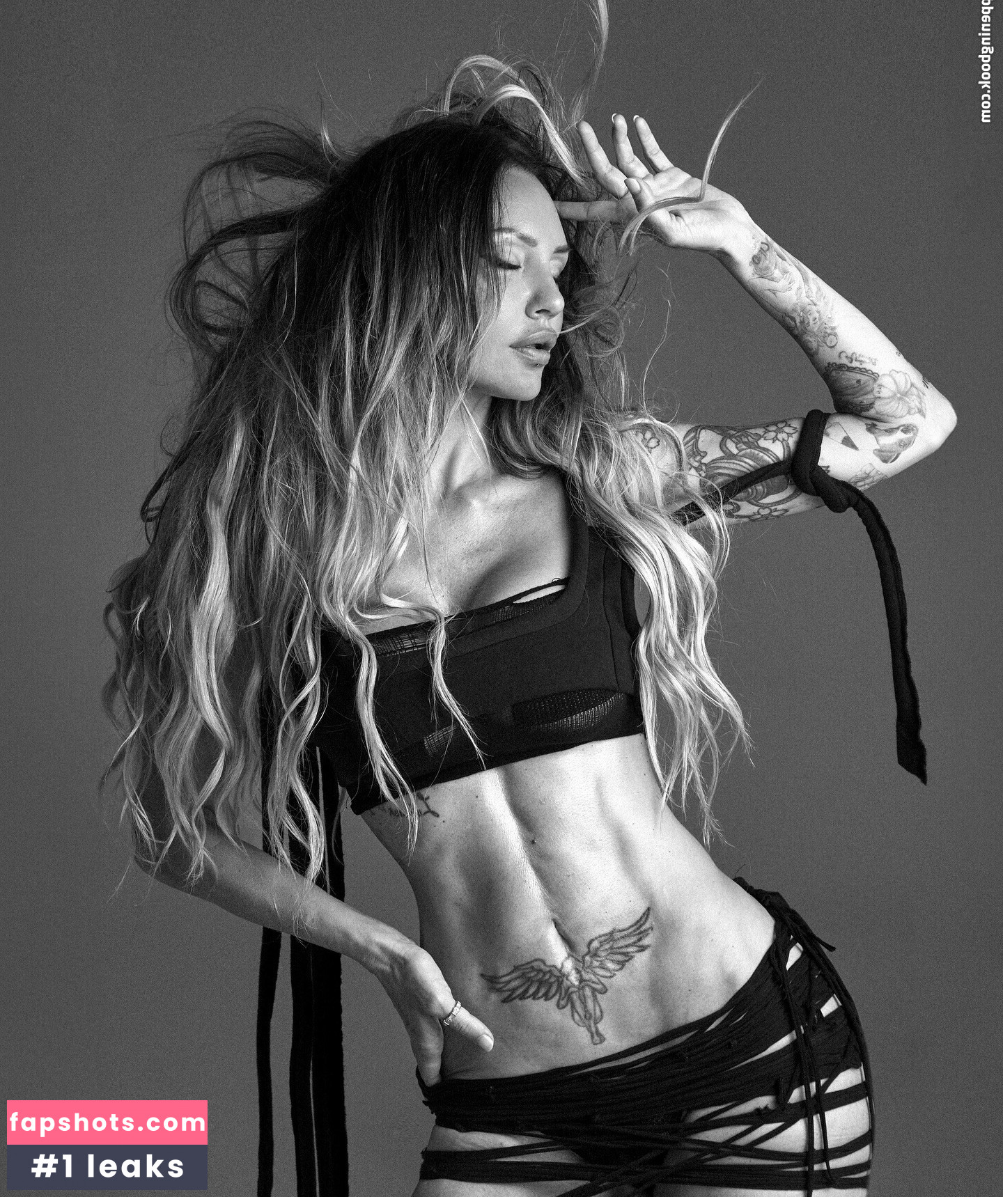 Deborah De Luca gallery photo #9