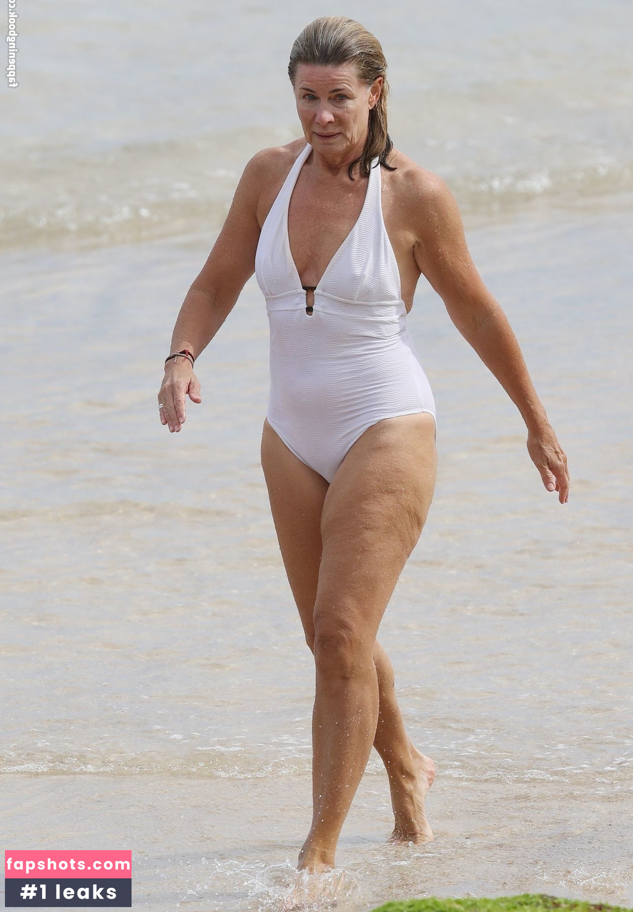 Deborah Hutton gallery photo #19