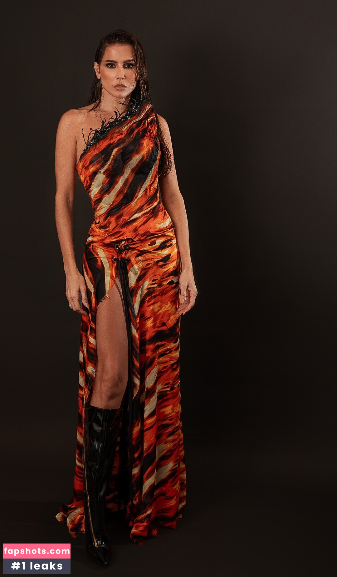 Deborah Secco gallery photo #102