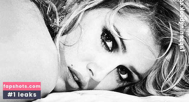 Deborah Secco gallery photo #114