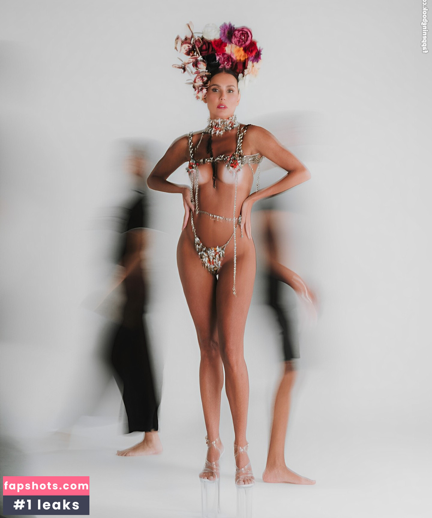 Deborah Secco gallery photo #133