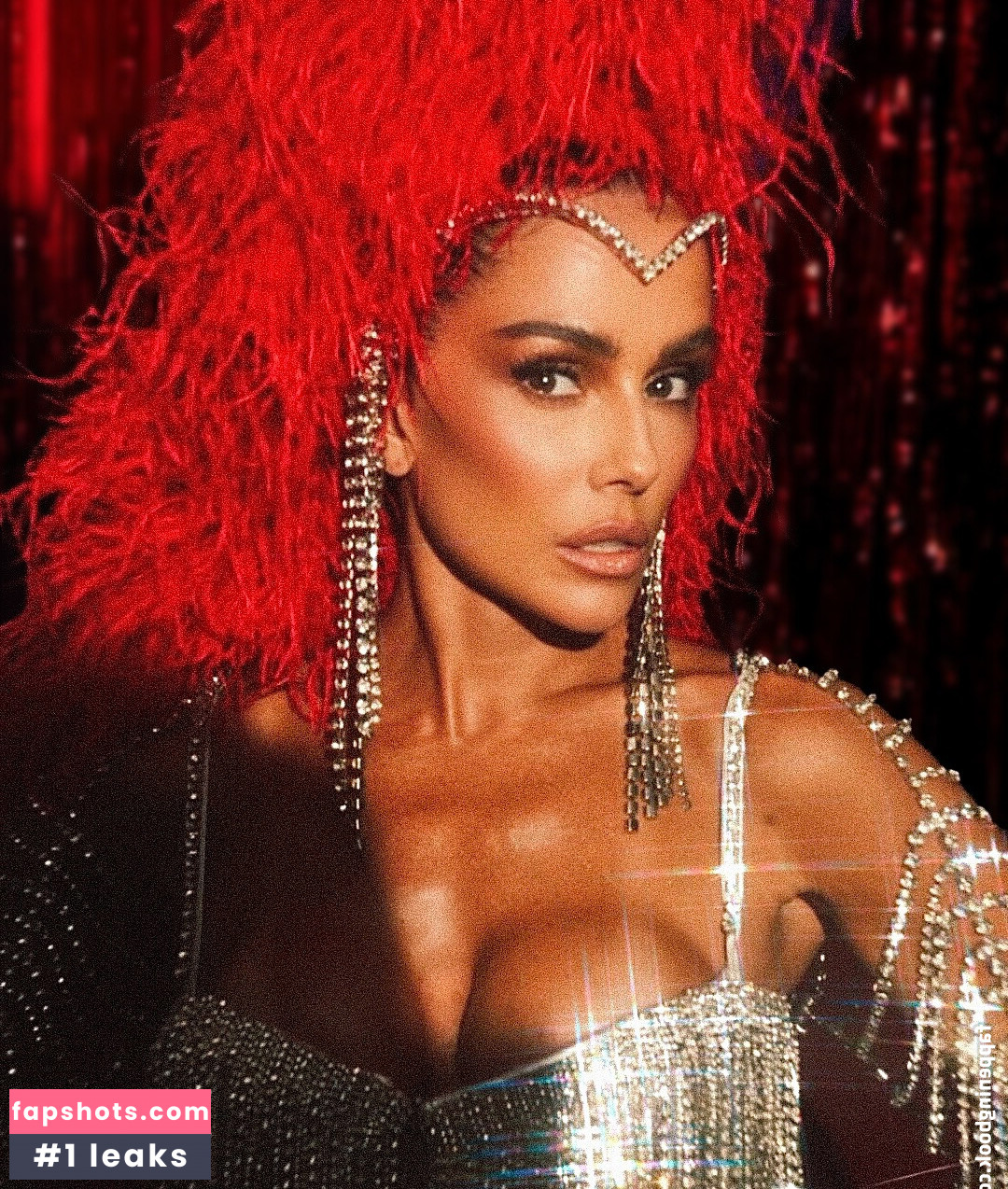 Deborah Secco gallery photo #16