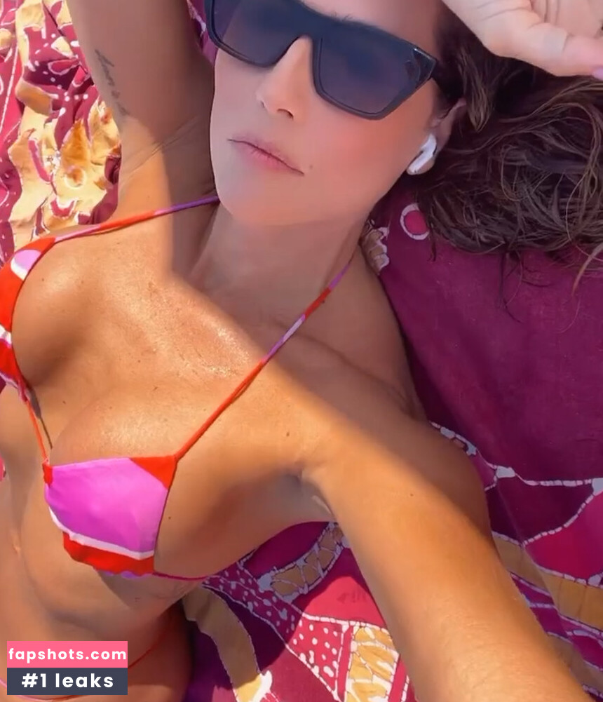 Deborah Secco gallery photo #183