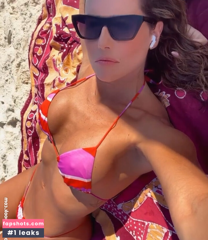 Deborah Secco gallery photo #184