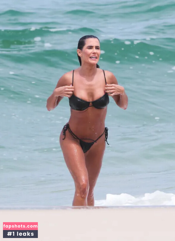 Deborah Secco gallery photo #249