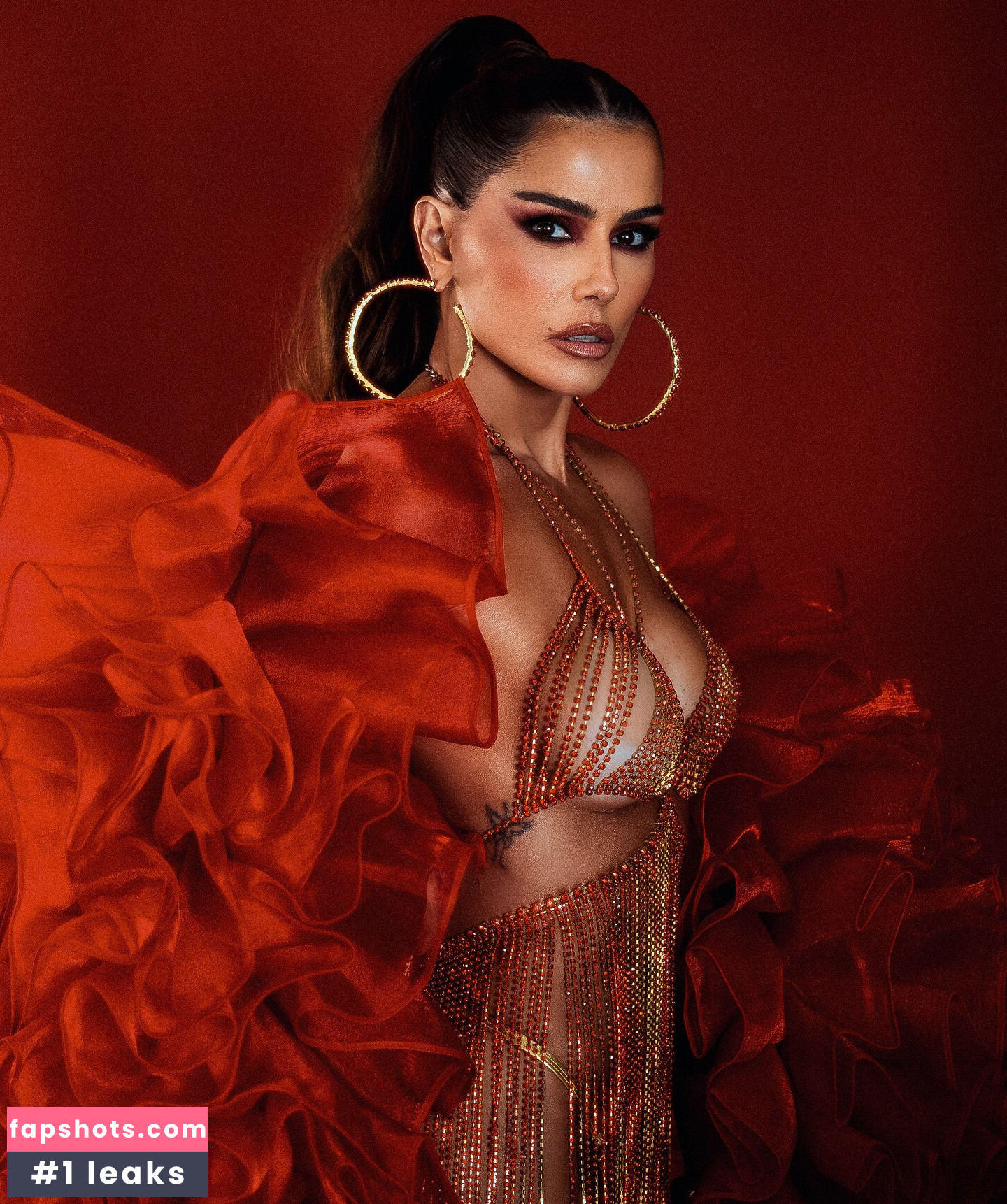 Deborah Secco gallery photo #30