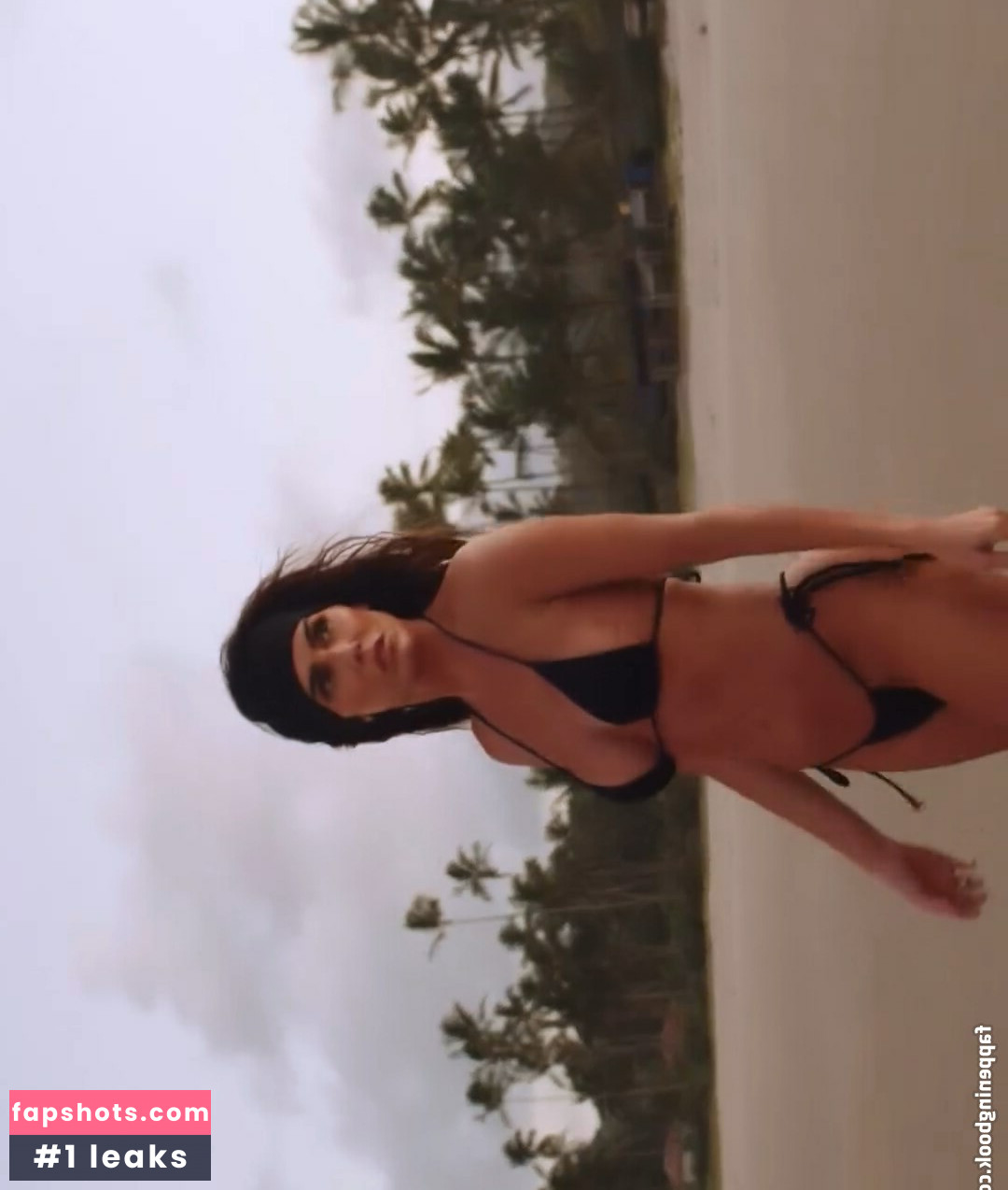 Deborah Secco gallery photo #35