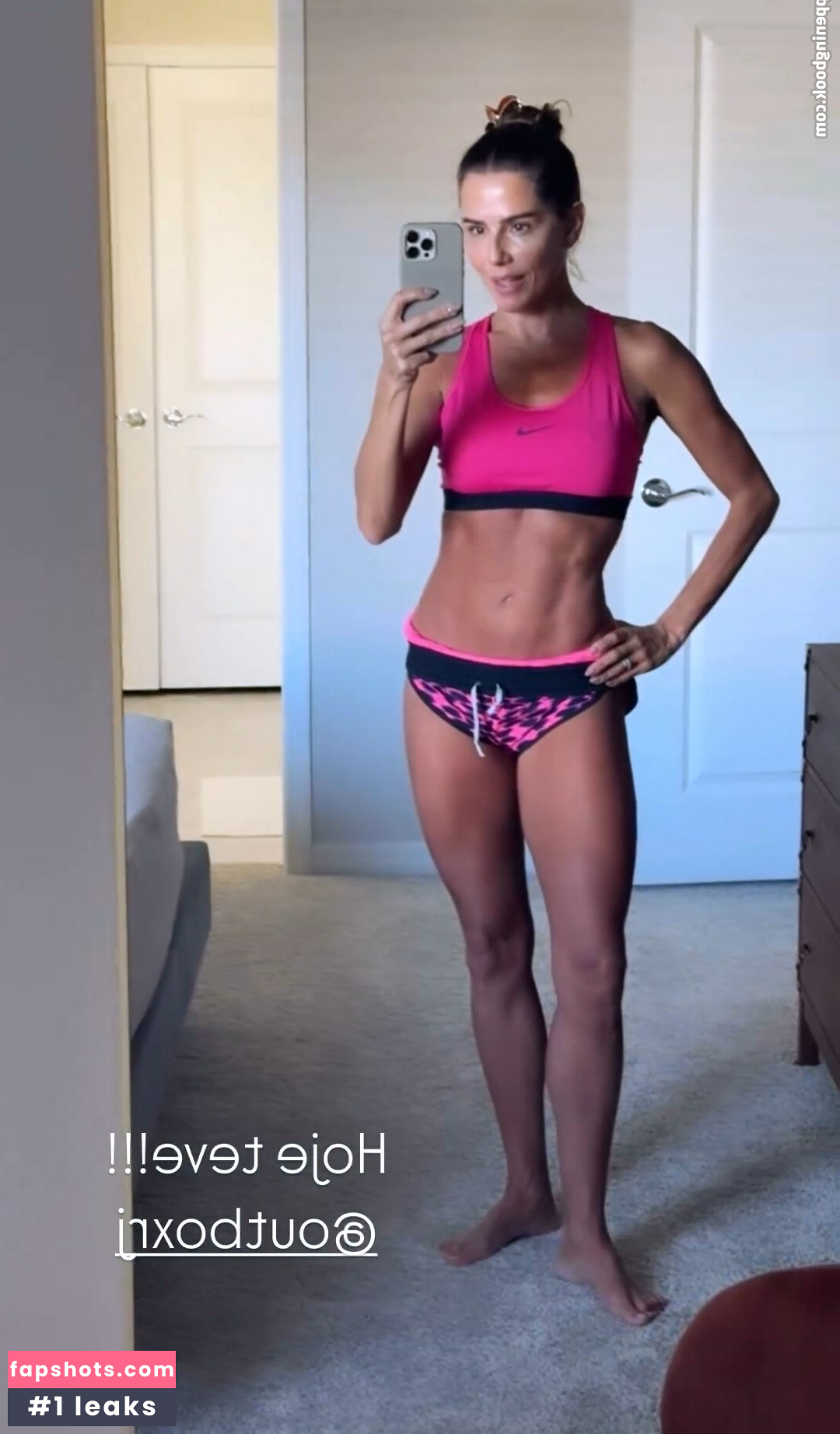 Deborah Secco gallery photo #47