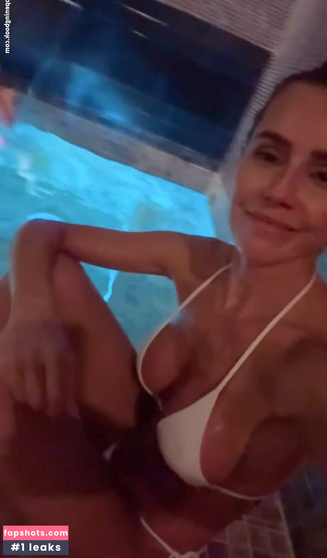 Deborah Secco gallery photo #48