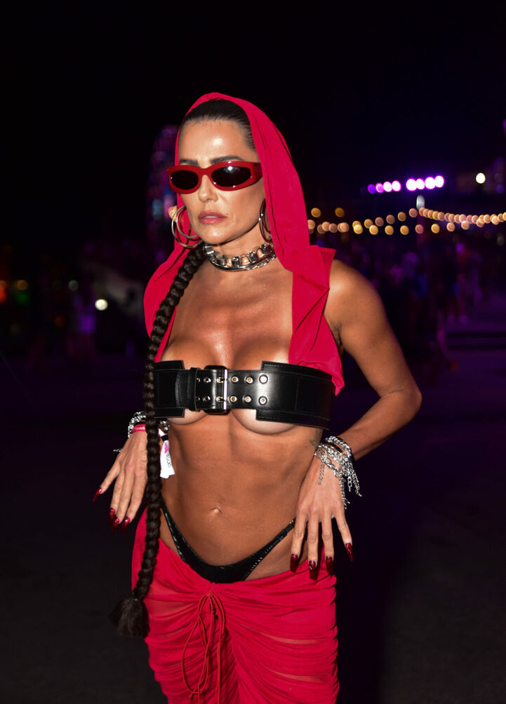 deborah-secco gallery photo #1025