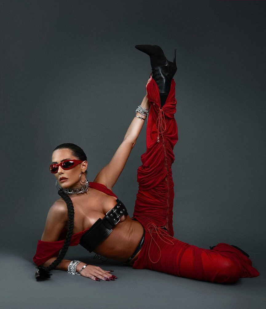 deborah-secco gallery photo #1027