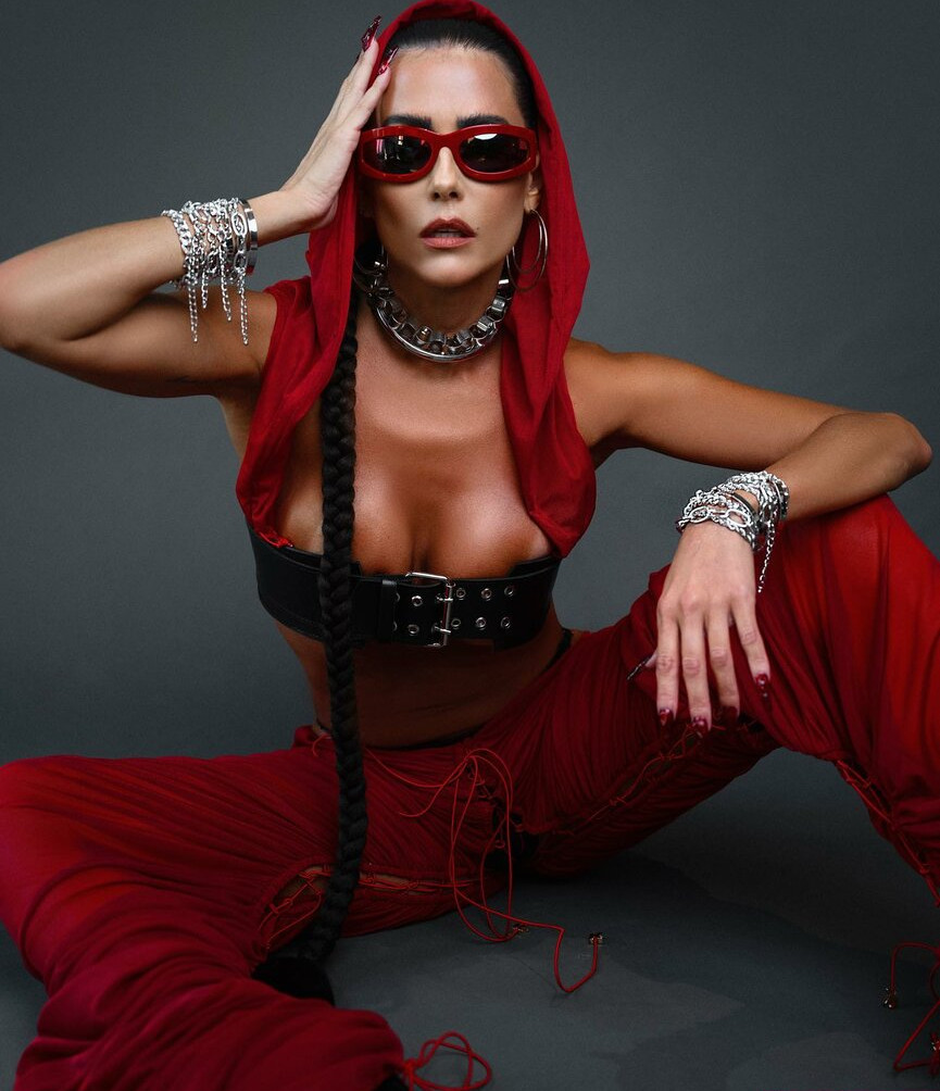 deborah-secco gallery photo #1032