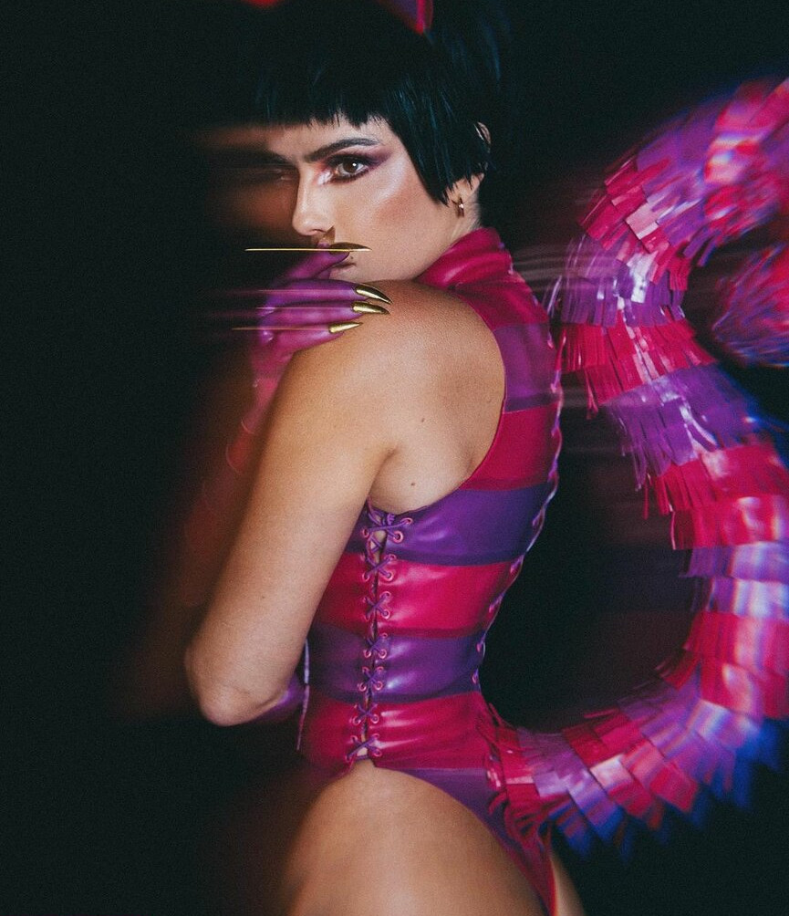 deborah-secco gallery photo #1083