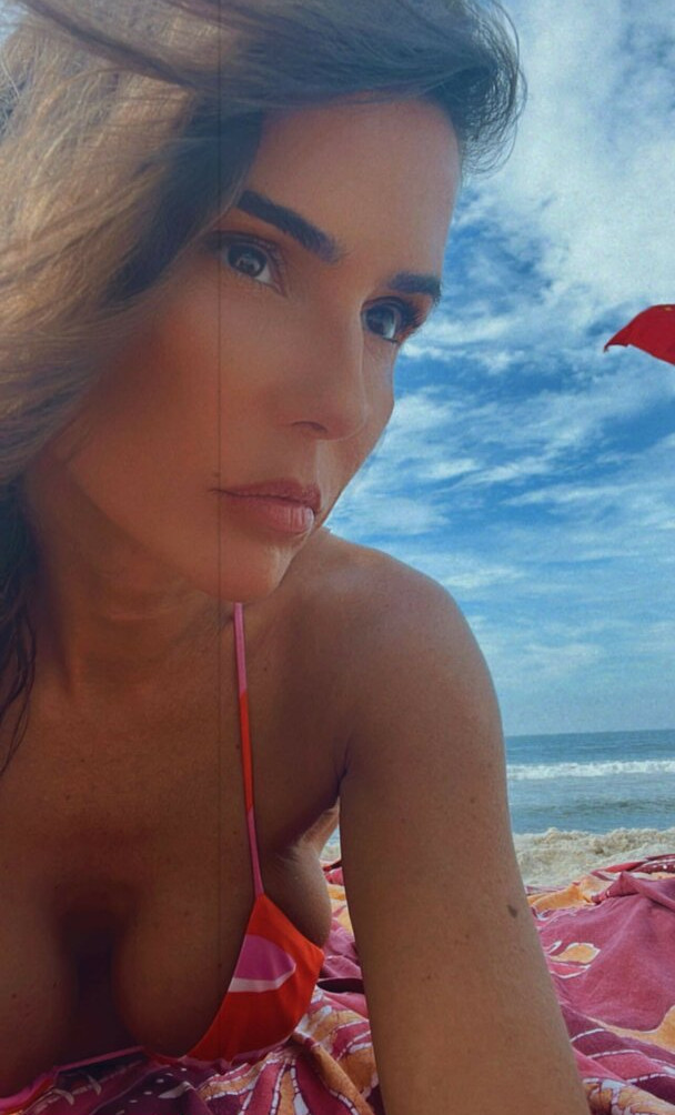 deborah-secco gallery photo #1127