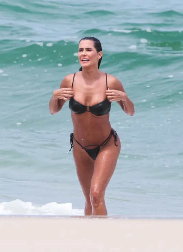 deborah-secco gallery photo #1298