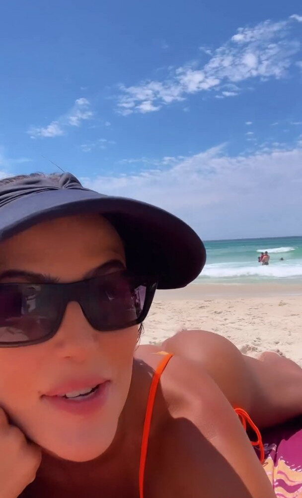 deborah-secco gallery photo #580