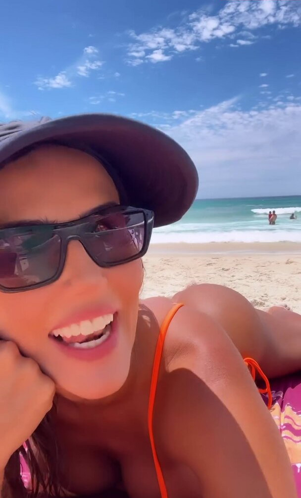 deborah-secco gallery photo #583