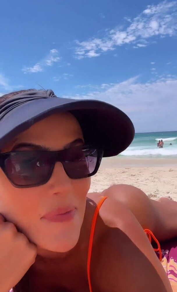 deborah-secco gallery photo #584