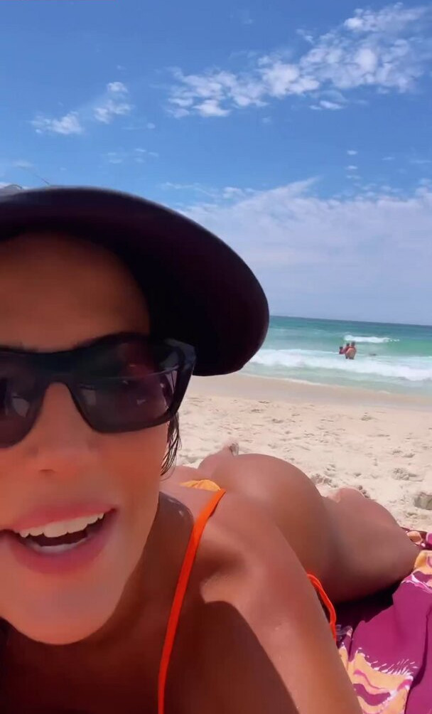 deborah-secco gallery photo #585