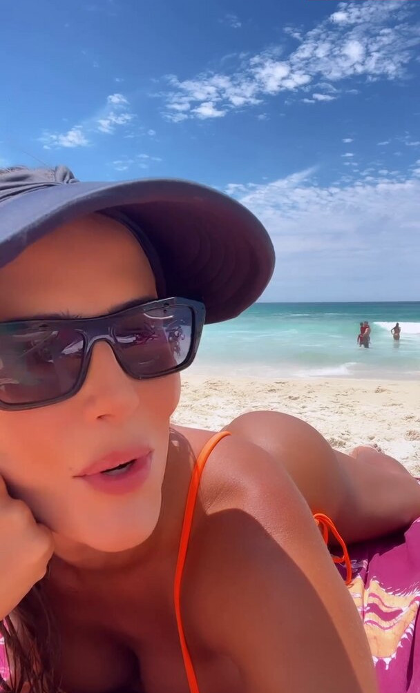 deborah-secco gallery photo #586