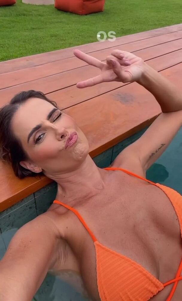 deborah-secco gallery photo #727