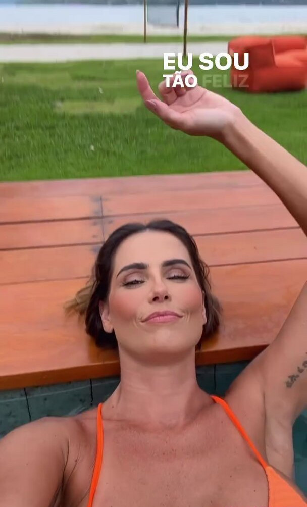 deborah-secco gallery photo #732