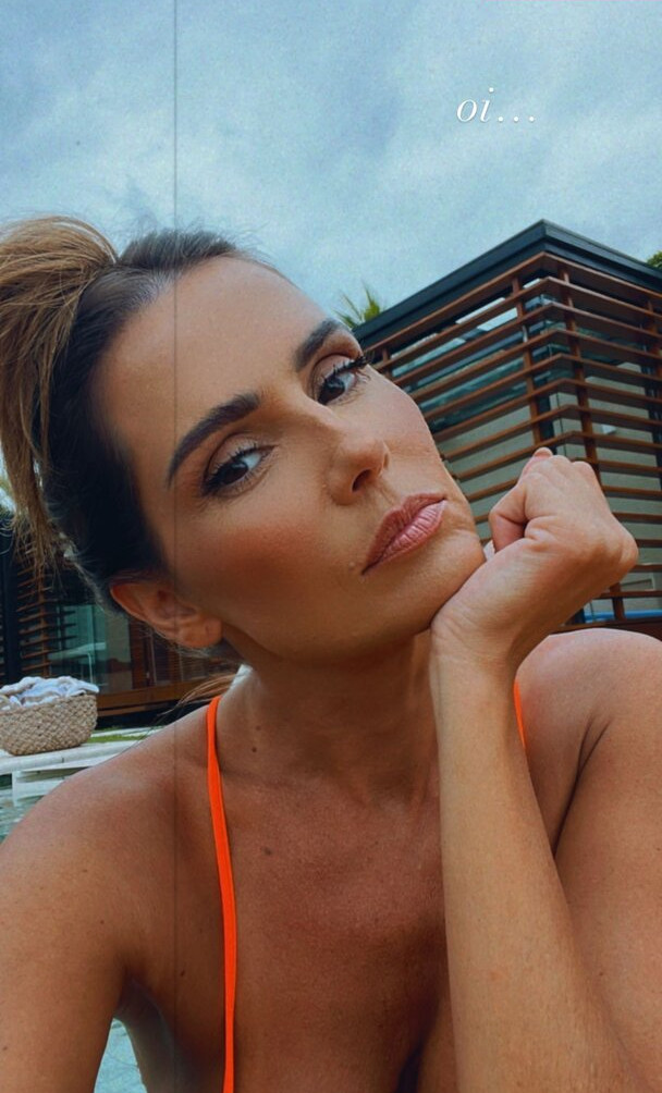 deborah-secco gallery photo #738