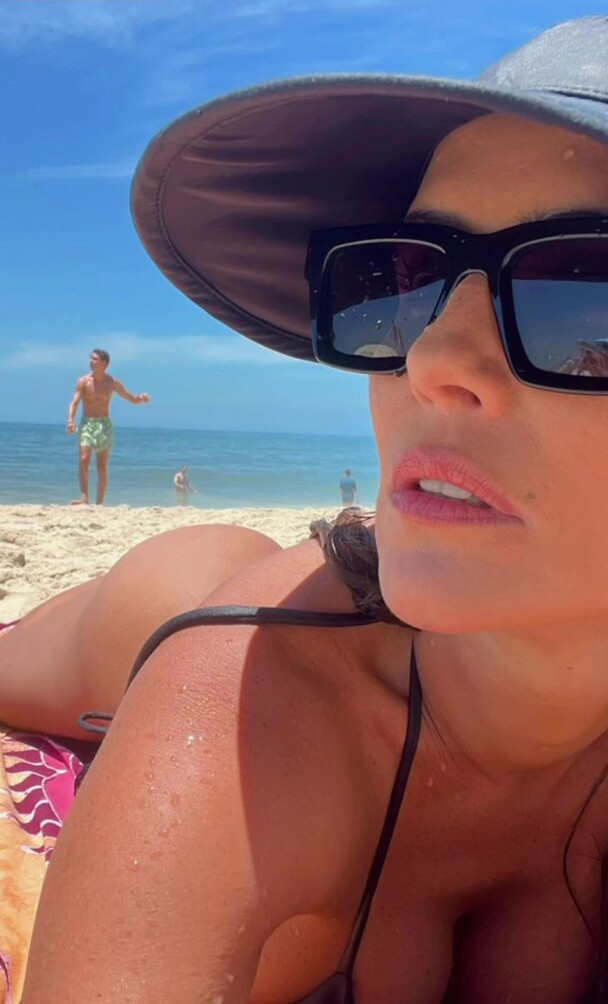 deborah-secco gallery photo #783