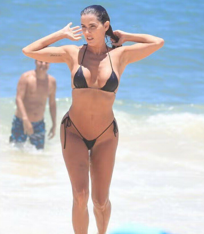 deborah-secco gallery photo #787