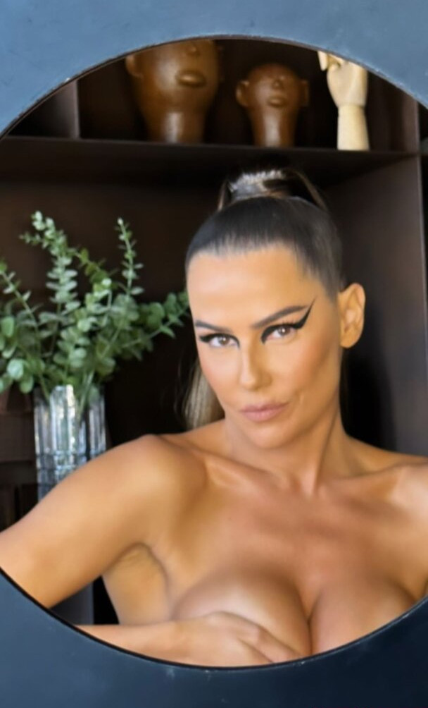 deborah-secco gallery photo #869