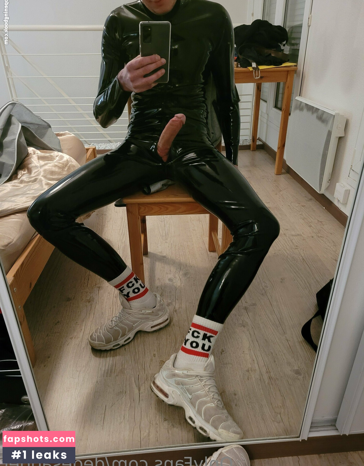 dedesagger nude babe gallery