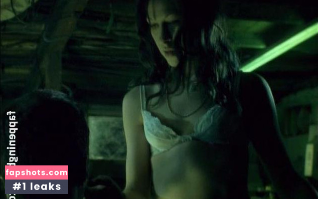 Dee Dee Menta nude babe gallery