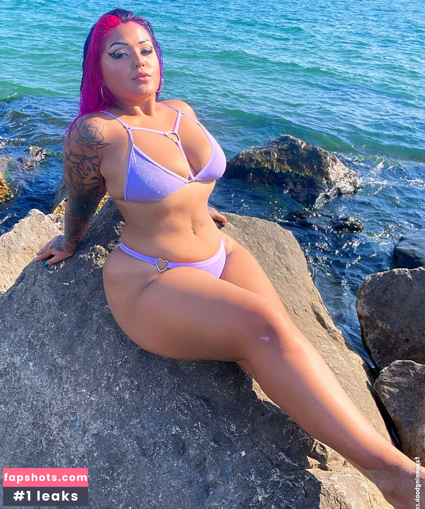 Dee Vicious gallery photo #3