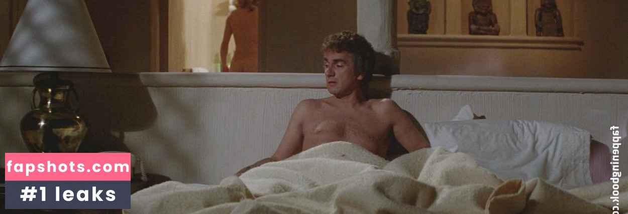 Dee Wallace-Stone nude babe gallery